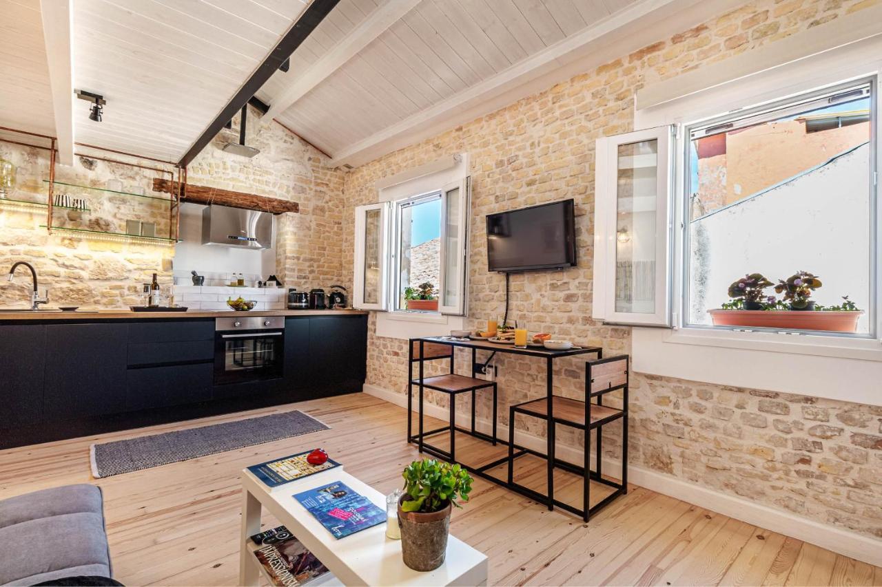 Apartment Art Loft Venetian Well *