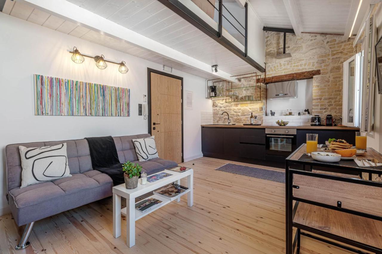 Art Loft Venetian Well Apartment